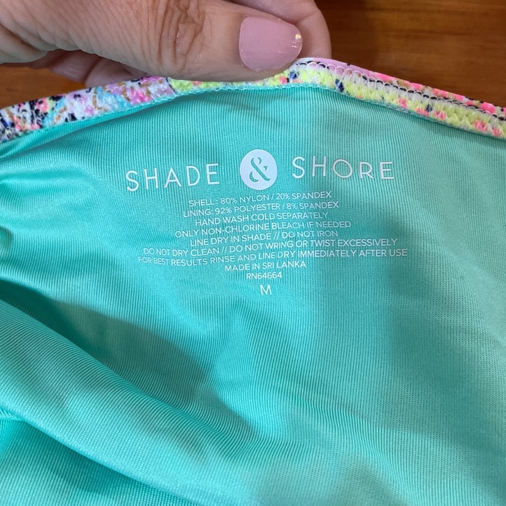 Shade & Shore swimsuit, size medium - Picture 5 of 6